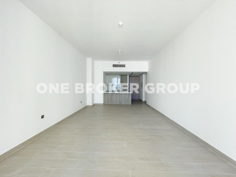 Available Now | Spacious Living Room | High Floor-image